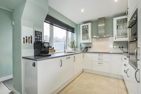 3 bedroom detached house for sale, Penn Road, Park Street, St. Albans