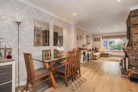 3 bedroom detached house for sale, Penn Road, Park Street, St. Albans