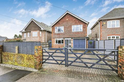 3 bedroom detached house for sale, Penn Road, Park Street, St. Albans