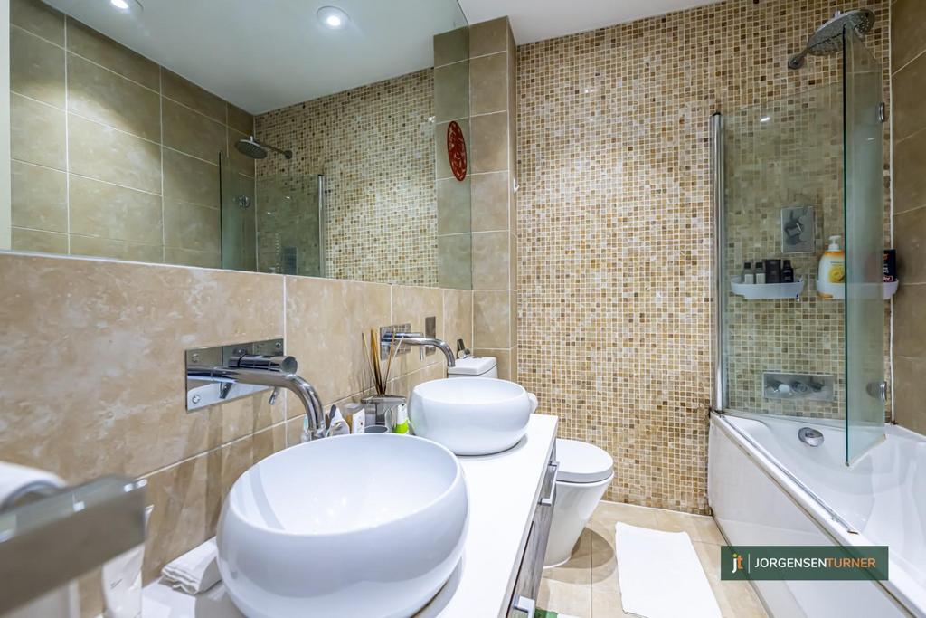 Bathroom -007 LR - JT.jpg