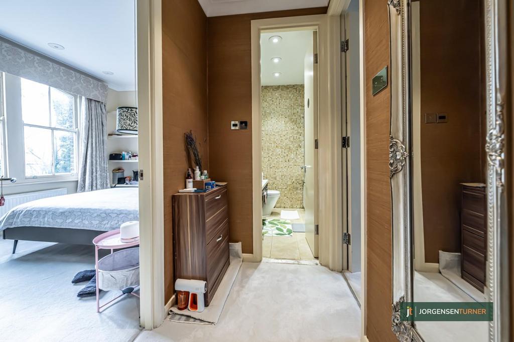 Hallway 008 LR - JT.jpg