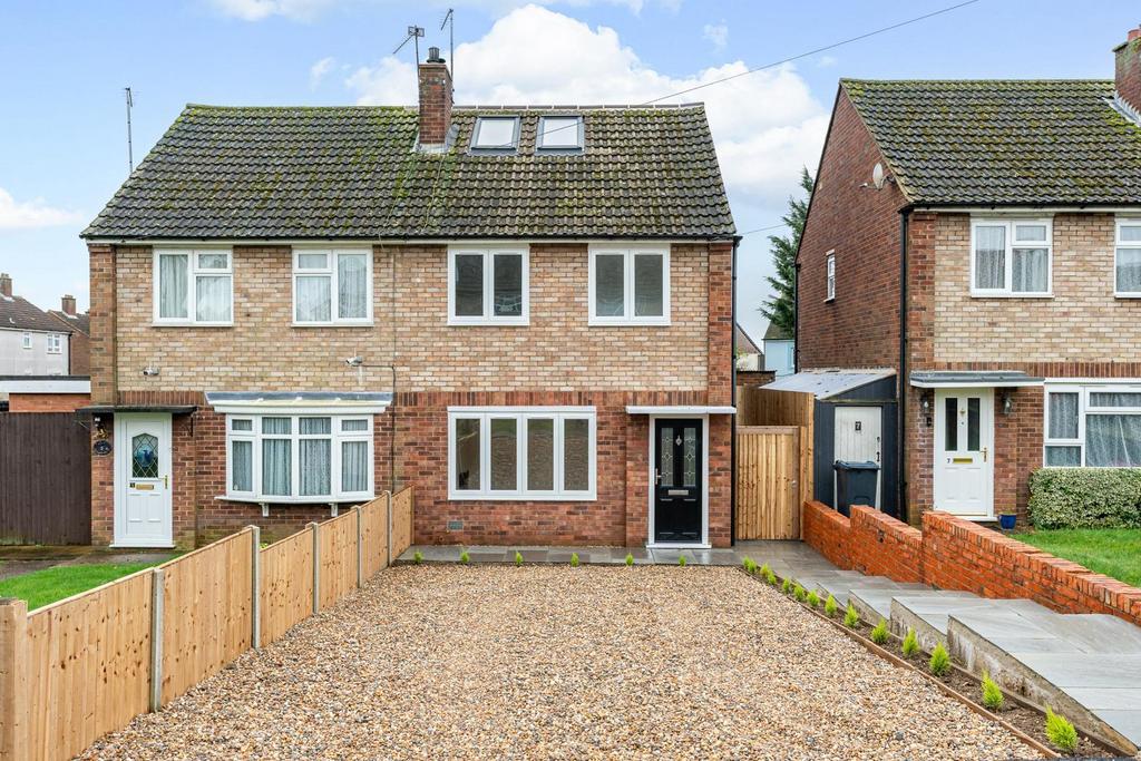 Jubilee Avenue, Ware SG12 3 bed semidetached house for sale £525,000