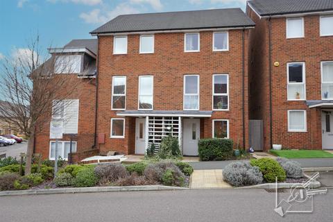 20 Burroughs Drive, Dartford, DA1 5TX