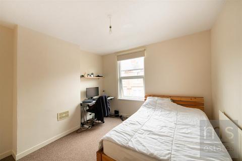 2 bedroom terraced house to rent, Warwick Street, Nottingham NG7
