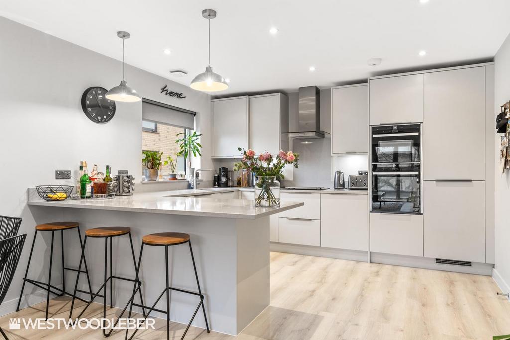 Astoria Place 9.jpg