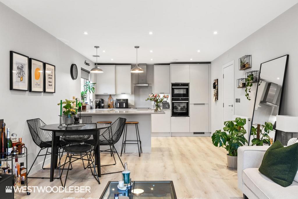 Astoria Place 10.jpg