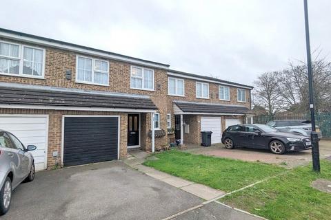 4 bedroom terraced house for sale, Ruscombe Way, Feltham, TW14