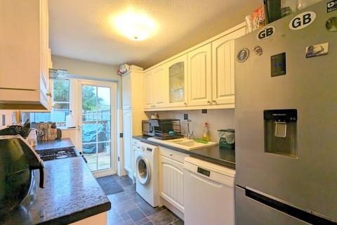 37 Ruscombe Way, Feltham, TW14 9NY