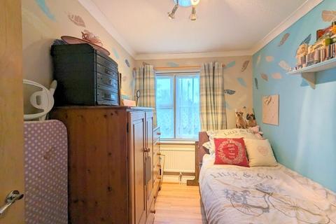 37 Ruscombe Way, Feltham, TW14 9NY
