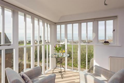 2 bedroom duplex for sale, West Cliff, Whitstable