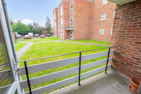 1 bedroom apartment for sale, Worcester Road, Sutton