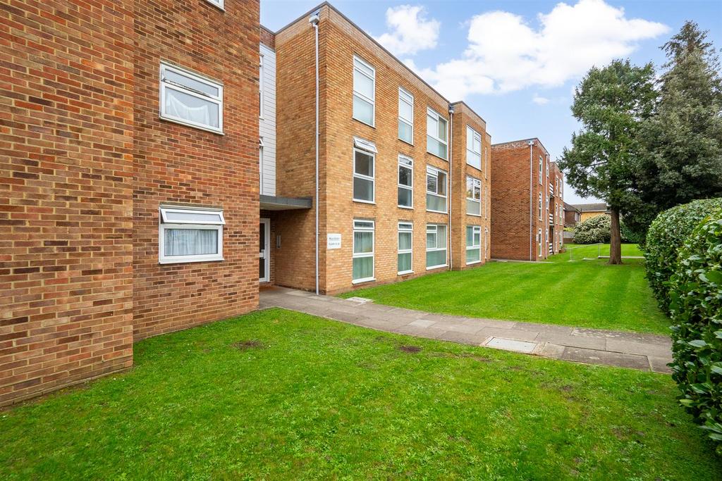 Worcester Road, Sutton 1 bed apartment for sale £250,000