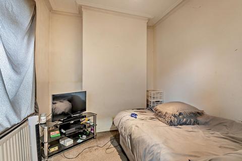 3 bedroom semi-detached house for sale - Grove Road, Birkenhead, CH42