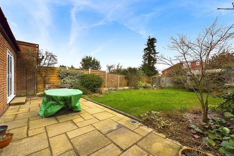 90 Catlins Lane, Pinner, HA5 2BX