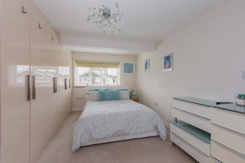 4 bedroom detached house for sale - Long Drive, Burnham SL1