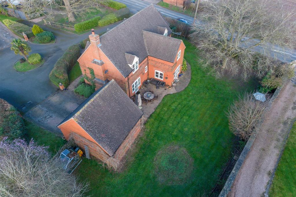 Hanley Castle, Worcester 4 bed detached house for sale £750,000