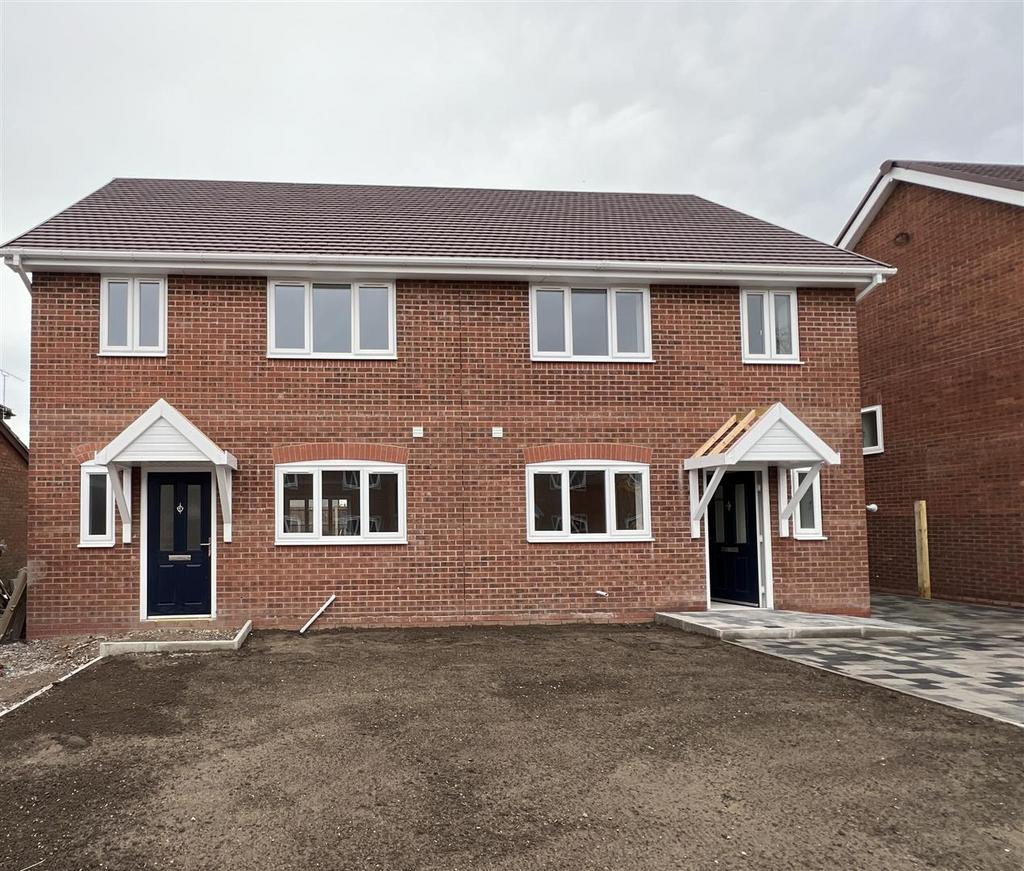 Marian Drive, Great Boughton, Chester 3 bed semidetached house for
