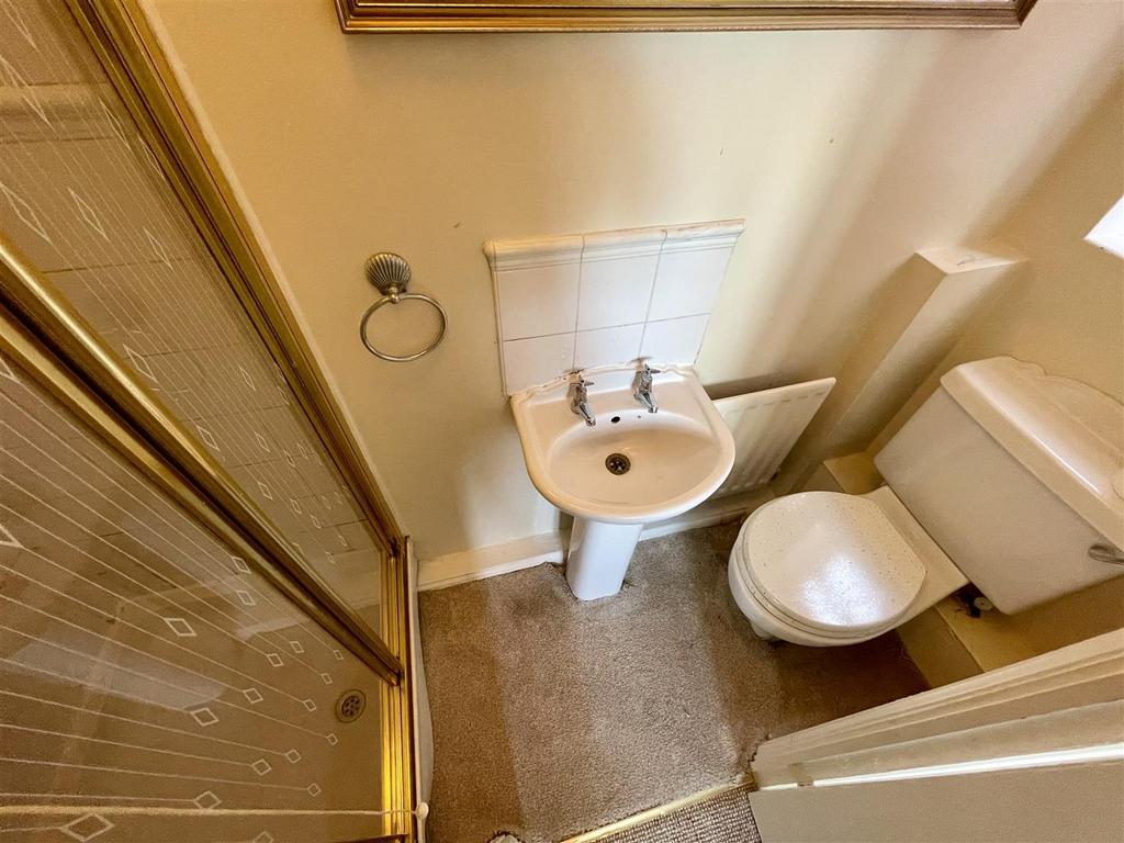 En-Suite Bathroom