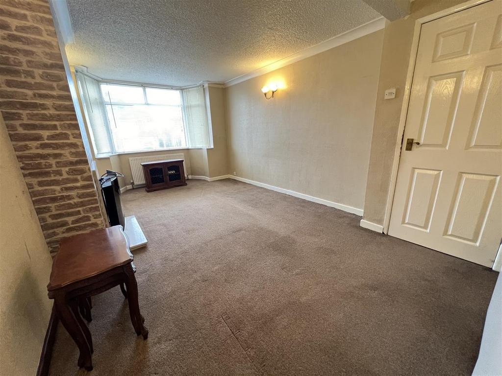 Fir Tree Close, Great Barr, Birmingham 3 bed semidetached house for