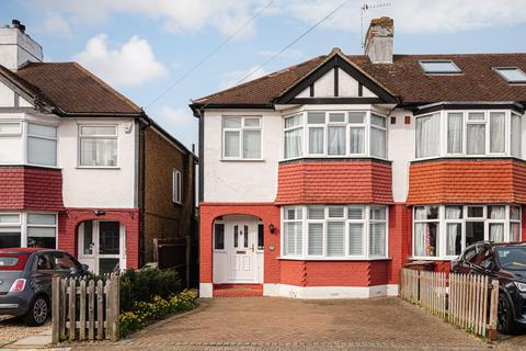 24 Dirdene Gardens, Epsom, KT17 4AX