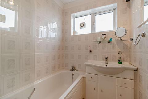 Flat 5, 1 Durham Road, Bromley, BR2 0SG