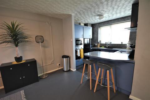 2 bedroom flat for sale, Rosemount Court, Bishop Auckland