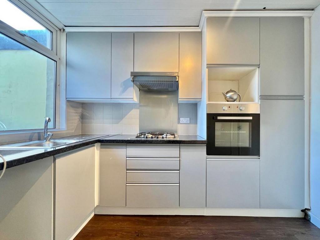 Oldroyd Row, Dodworth, Barnsley 2 bed terraced house for sale £100,000