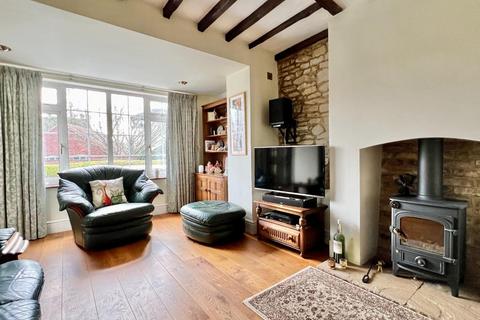 3 bedroom detached house for sale, Bath Road, Stonehouse, Gloucestershire
