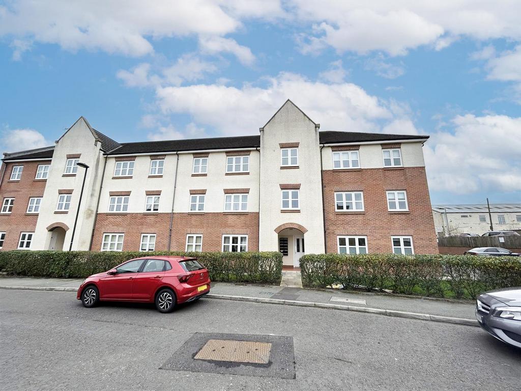 Dukesfield, Shiremoor, Newcastle Upon... 2 bed apartment for sale £130,000