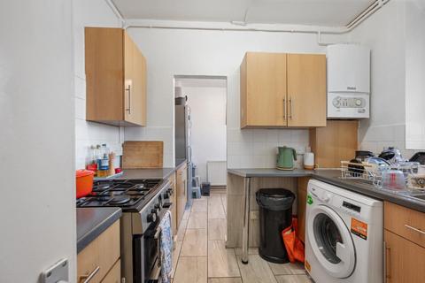 Flat 18, Wentwood House Upper Clapton Road, London, E5 9BY