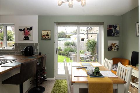 2 Clos Ogney, Llantwit Major, CF61 2SN