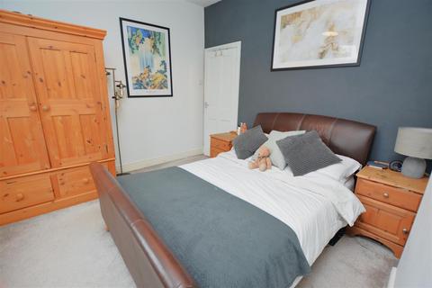 2 bedroom apartment for sale - Cavendish Road, Colliers Wood SW19