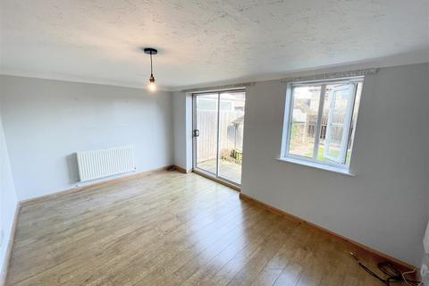 3 bedroom semi-detached house to rent - Ampleforth, Monkston, Milton Keynes