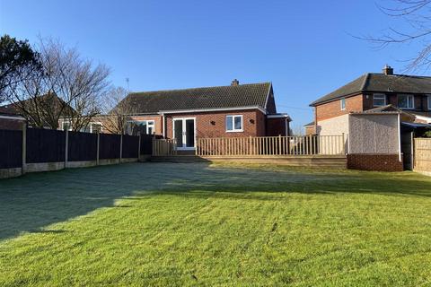 3 bedroom semi-detached bungalow for sale, Deneside, Ossett WF5