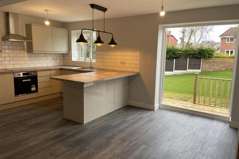 73 Deneside, Ossett, WF5 8EB