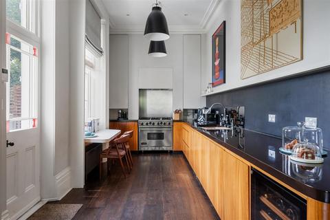 4 bedroom flat to rent, Regents Park Road, Primrose Hill, NW1