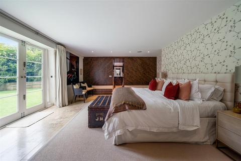 4 bedroom flat to rent, Regents Park Road, Primrose Hill, NW1