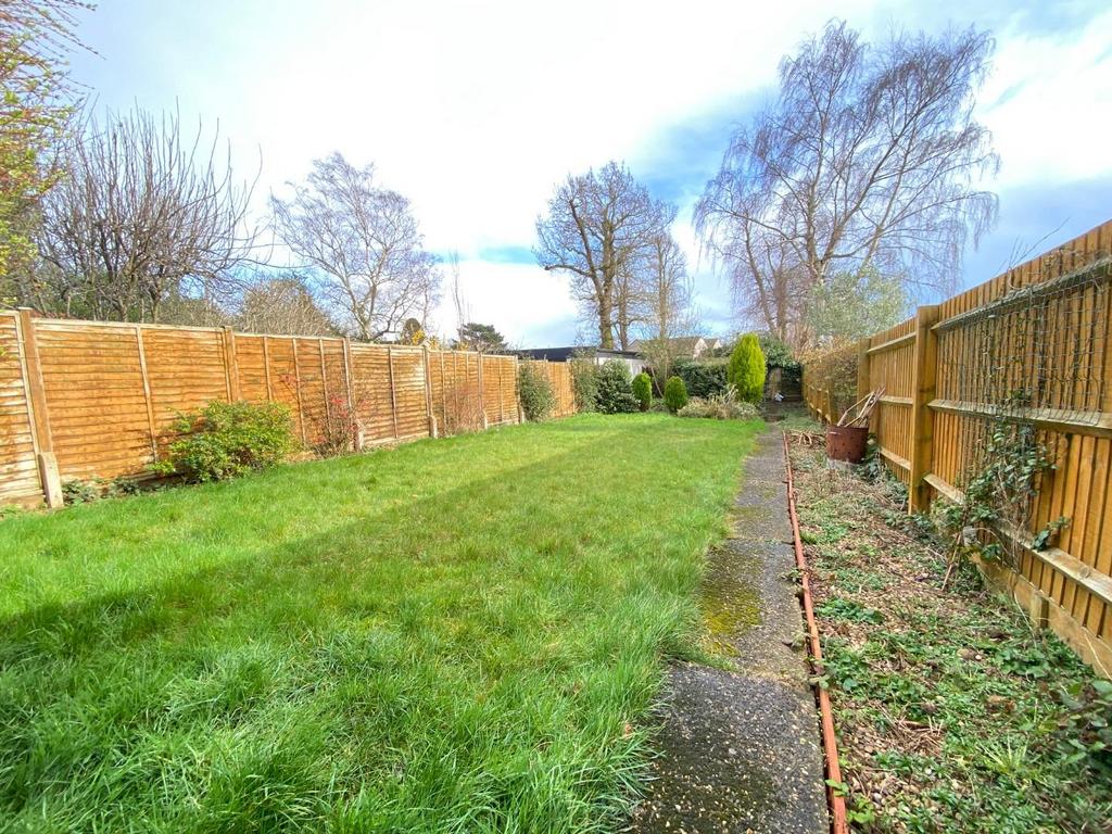 Ridgeway, Weston Favell Village, Northampton NN3 3 bed semidetached
