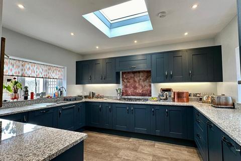 Taynish Breinton Lane, Swainshill, Hereford, HR4 7PX