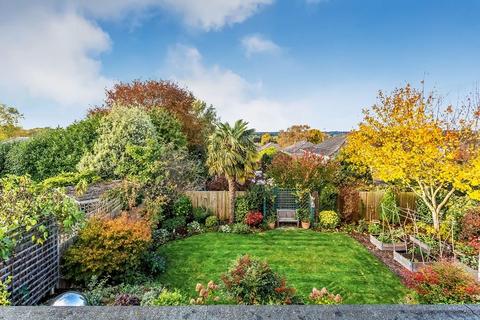 32 Badingham Drive, Fetcham, Leatherhead, KT22 9EU