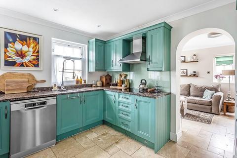32 Badingham Drive, Fetcham, Leatherhead, KT22 9EU