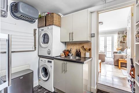 32 Badingham Drive, Fetcham, Leatherhead, KT22 9EU