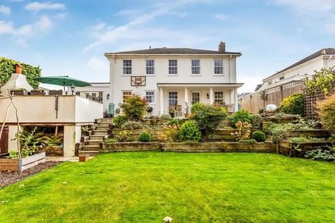 32 Badingham Drive, Fetcham, Leatherhead, KT22 9EU