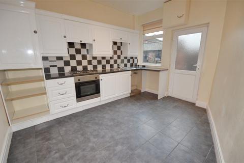 2 bedroom terraced house to rent, Girnhill Lane, Featherstone, WF7