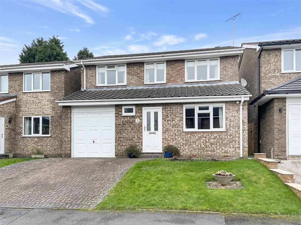 Avon Drive, Congleton 4 bed detached house for sale £325,000