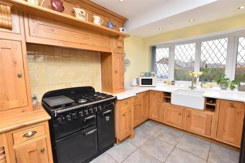 4 bedroom detached house for sale, Raithby Avenue, Keelby DN41