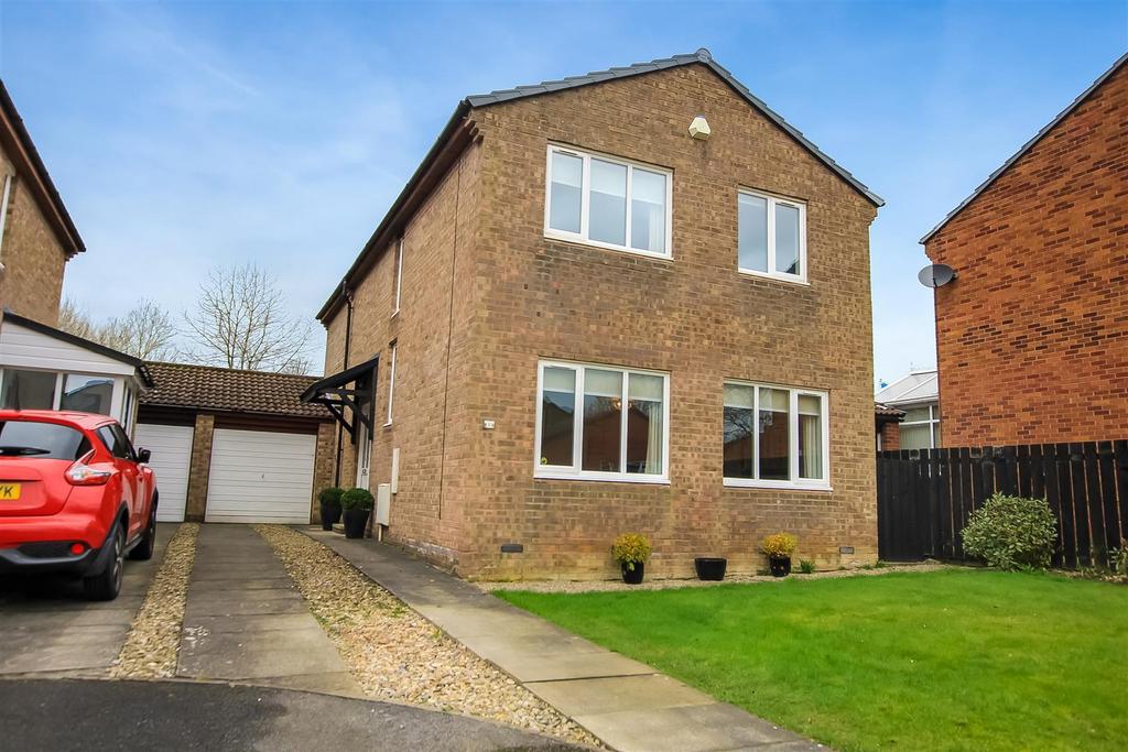 Hardwick Court, Woodham 3 bed detached house for sale £230,000