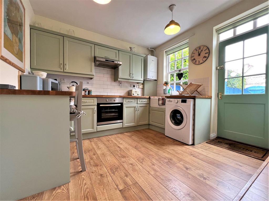 .kitchen dining.jpg