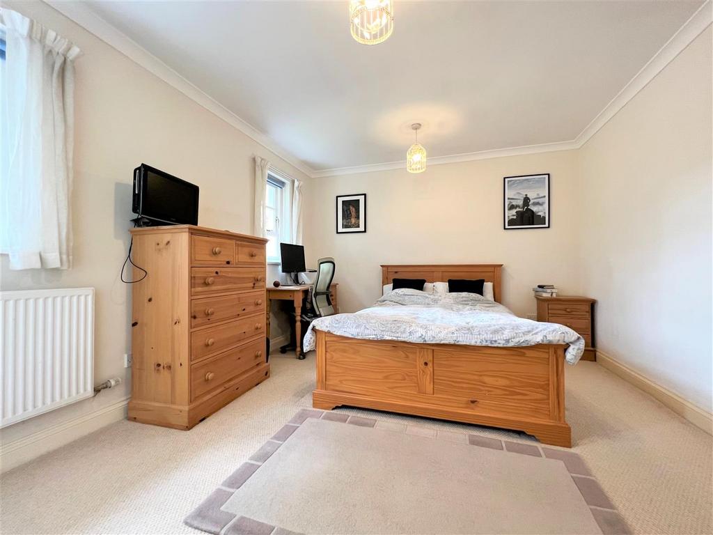 Principal bedroom.jpg