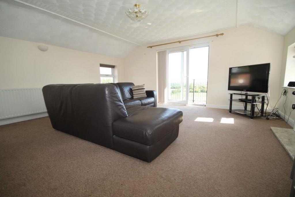 Lounge/kitchen area